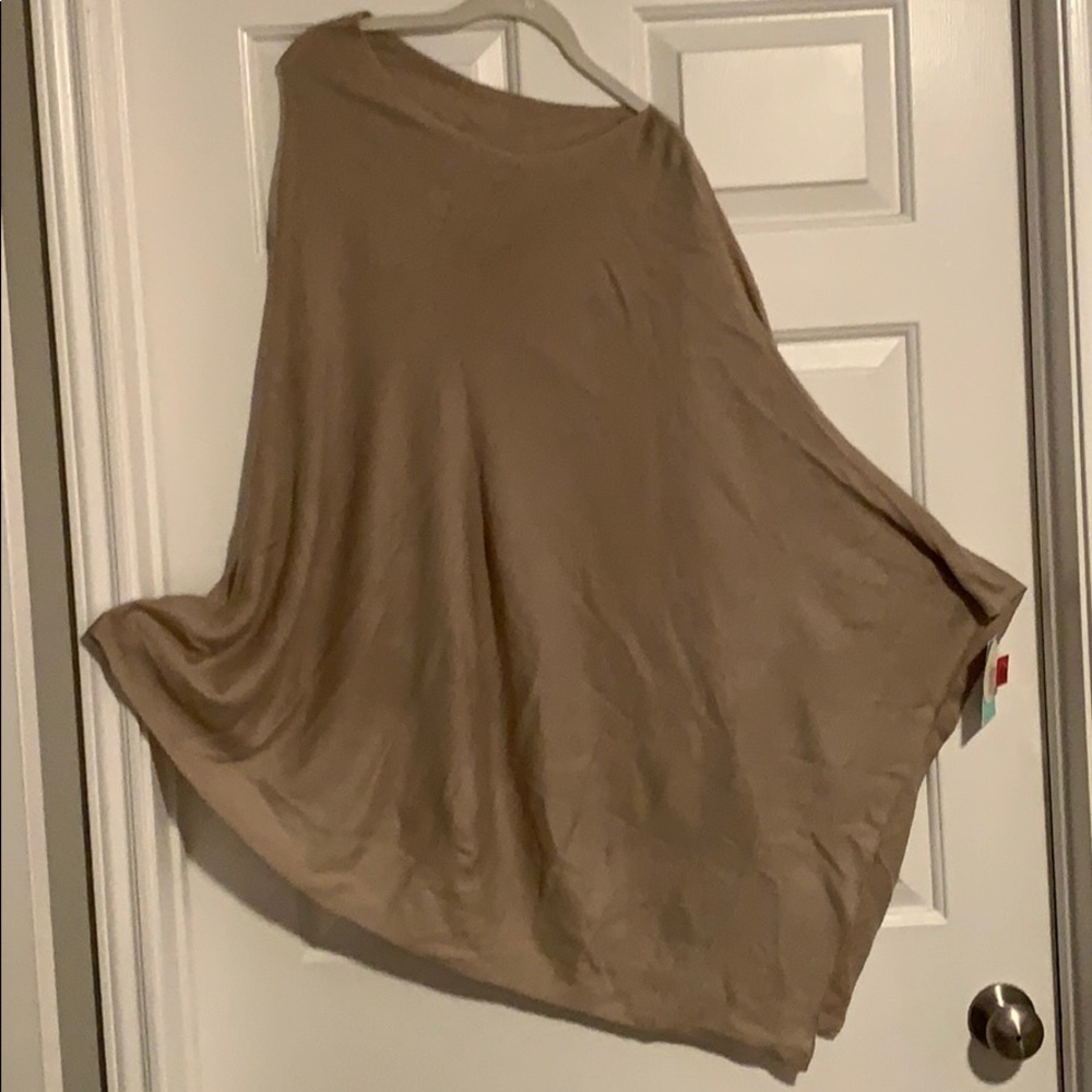 Versatile and Elegant Poncho, all in one!